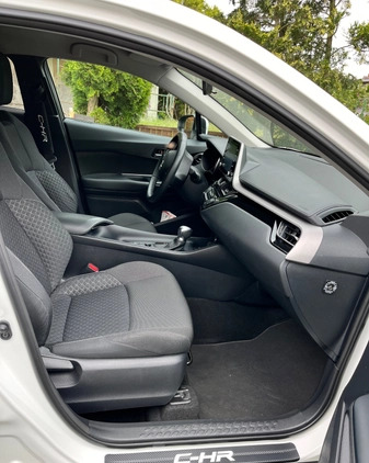 Toyota C-HR cena 97000 przebieg: 27000, rok produkcji 2020 z Poznań małe 211